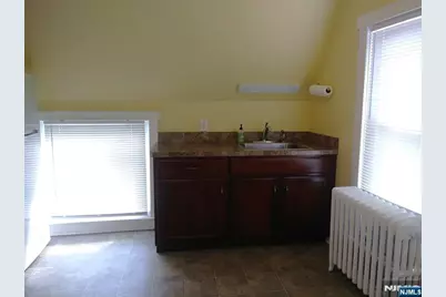 20 Goffle Road 1 #1, Midland Park, NJ 07432 - Photo 8