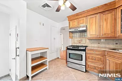 3-27 Kenneth Avenue, Fair Lawn, NJ 07410 - Photo 4