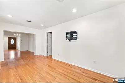 3-27 Kenneth Avenue, Fair Lawn, NJ 07410 - Photo 18