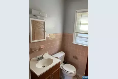10 Roosevelt Terrace, Irvington, NJ 07111 - Photo 4