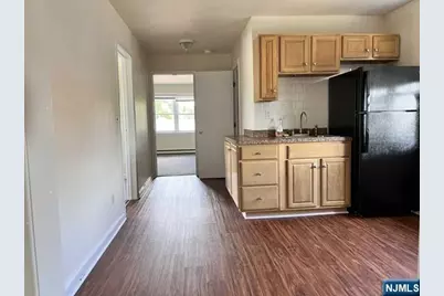 283 Orchard Street 3 #3, Elmwood Park, NJ 07407 - Photo 2