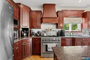 70 Farmingdale Rd, Wayne, NJ 07470 - Photo 10