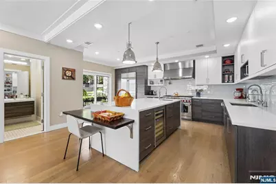 23 Lasher Lane, Edgewater, NJ 07020 - Photo 6