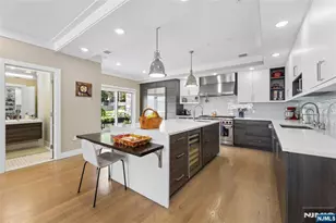 23 Lasher Ln, Edgewater, NJ 07020 - Photo 6