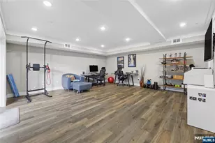 23 Lasher Ln, Edgewater, NJ 07020 - Photo 28