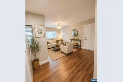 640 Franklin 2F #2F, Nutley, NJ 07110 - Photo 4