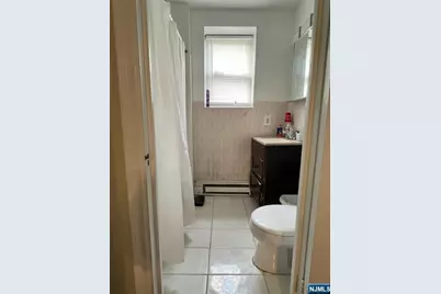 19 Lyons Avenue 203 #203, Newark, NJ 07112 - Photo 4