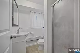1135 Stonewall Ln, Secaucus, NJ 07094 - Photo 24