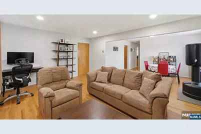 1135 Stonewall Lane, Secaucus, NJ 07094 - Photo 32