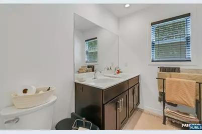 300 Graphic Boulevard, New Milford, NJ 07646 - Photo 30