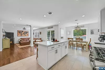 300 Graphic Boulevard, New Milford, NJ 07646 - Photo 14