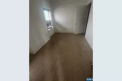 807 Abbott Boulevard 4 #4, Fort Lee, NJ 07024 - Photo 6