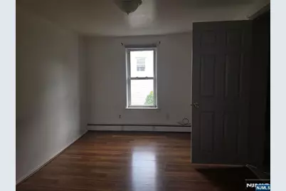 255 Jackson Avenue, Hackensack, NJ 07601 - Photo 10