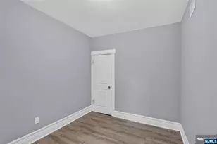 529 Clinton St, East Orange, NJ 07018 - Photo 16