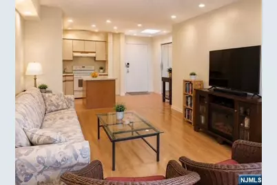99 Teaneck Road 317 #317, Ridgefield Park, NJ 07660 - Photo 4