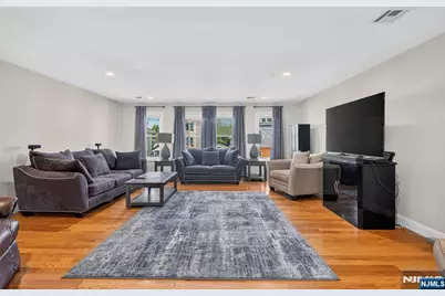12 Washington Place A #A, Garfield, NJ 07026 - Photo 4