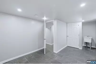 68 Halstead Street, Newark, NJ 07106 - Photo 14