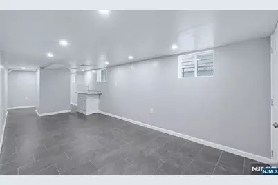 68 Halstead Street, Newark, NJ 07106 - Photo 8