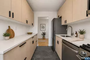 2215 Central 5D, Fort Lee, NJ 07024 - Photo 2