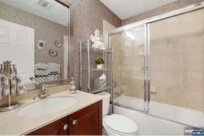 5 Creekside Court, Secaucus, NJ 07094 - Photo 22