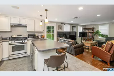 41 E Crescent Avenue, Mahwah, NJ 07430 - Photo 32