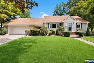 349 N Ridgewood Blvd, Washington Township, NJ 07676 - Photo 4