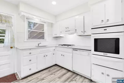 349 N Ridgewood Boulevard, Washington Township, NJ 07676 - Photo 18