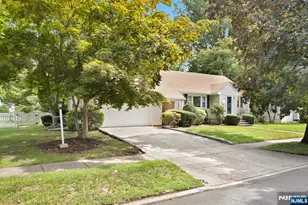 349 N Ridgewood Blvd, Washington Township, NJ 07676 - Photo 2