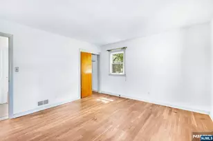 349 N Ridgewood Blvd, Washington Township, NJ 07676 - Photo 22