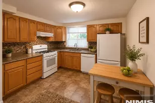 33 Smith St, Waldwick, NJ 07463 - Photo 4