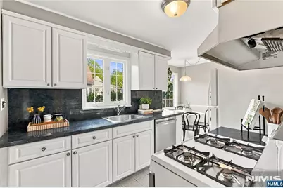428 Oxford Court, Ridgewood, NJ 07450 - Photo 8