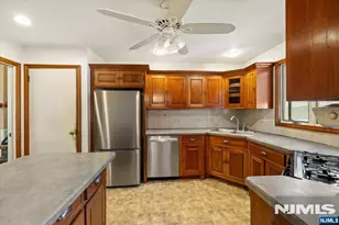 546 Lynn St, Ridgewood, NJ 07450 - Photo 10