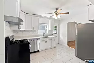 100 Overlook Ave, Leonia, NJ 07605 - Photo 10