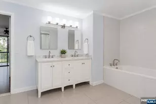 117 Harmon Cove Tower 117, Secaucus, NJ 07094 - Photo 24