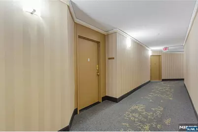 117 Harmon Cove Tower 117 #117, Secaucus, NJ 07094 - Photo 2