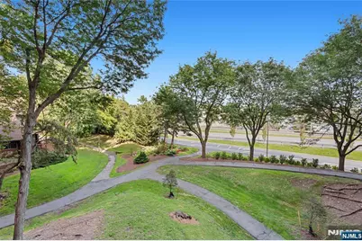 117 Harmon Cove Tower 117 #117, Secaucus, NJ 07094 - Photo 28