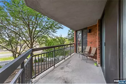 117 Harmon Cove Tower 117 #117, Secaucus, NJ 07094 - Photo 16