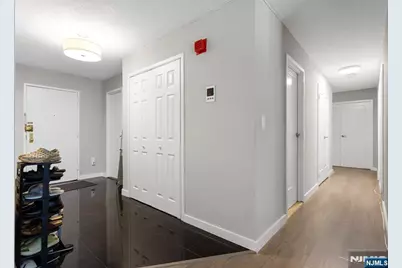 117 Harmon Cove Tower 117 #117, Secaucus, NJ 07094 - Photo 4