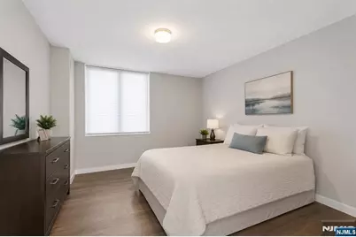 117 Harmon Cove Tower 117 #117, Secaucus, NJ 07094 - Photo 20