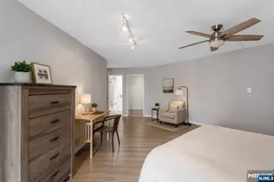 117 Harmon Cove Tower 117, Secaucus, NJ 07094 - Photo 22