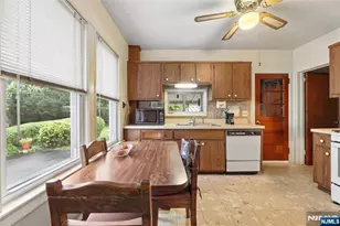 16 Lee St, Elmwood Park, NJ 07407 - Photo 10