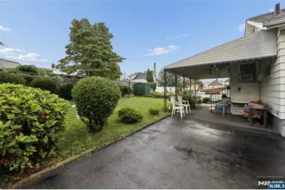 16 Lee Street, Elmwood Park, NJ 07407 - Photo 4