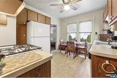 16 Lee Street, Elmwood Park, NJ 07407 - Photo 12