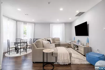 255 E 54th Street, Elmwood Park, NJ 07407 - Photo 4