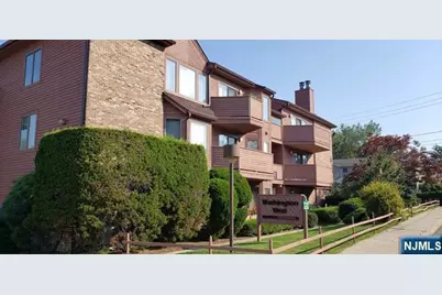 2427B 3rd Street, Fort Lee, NJ 07024 - Photo 2