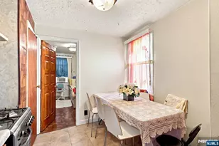 85 Grant St, Fairview, NJ 07022 - Photo 4