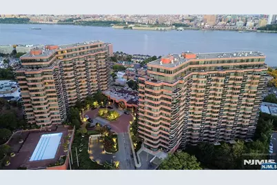 100 Carlyle Drive C18D #C18D, Cliffside Park, NJ 07010 - Photo 2