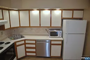 910 River Renaissance C10, East Rutherford, NJ 07073 - Photo 8
