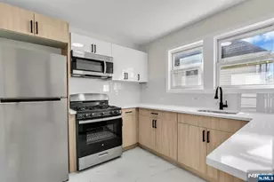 15 Cottage Pl, East Orange, NJ 07017 - Photo 2