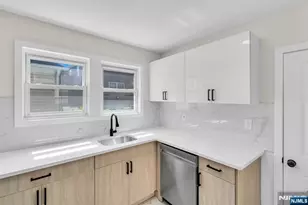 15 Cottage Pl, East Orange, NJ 07017 - Photo 4
